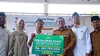 Baznas Tanah Datar Salurkan Beasiswa untuk 198 Calon Mahasiswa PTN