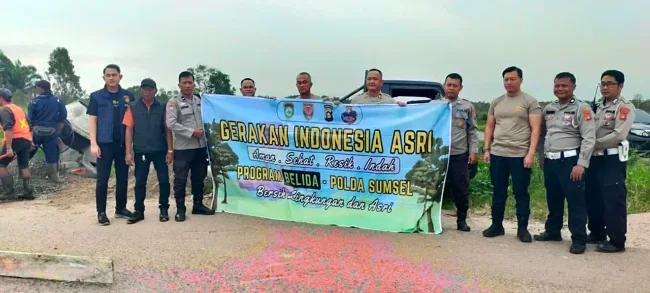 Kasat Binmas Polres Ogan Ilir AKP Asmun Zain Pimpin Kegiatan Belida Asri di Desa Palem Raya