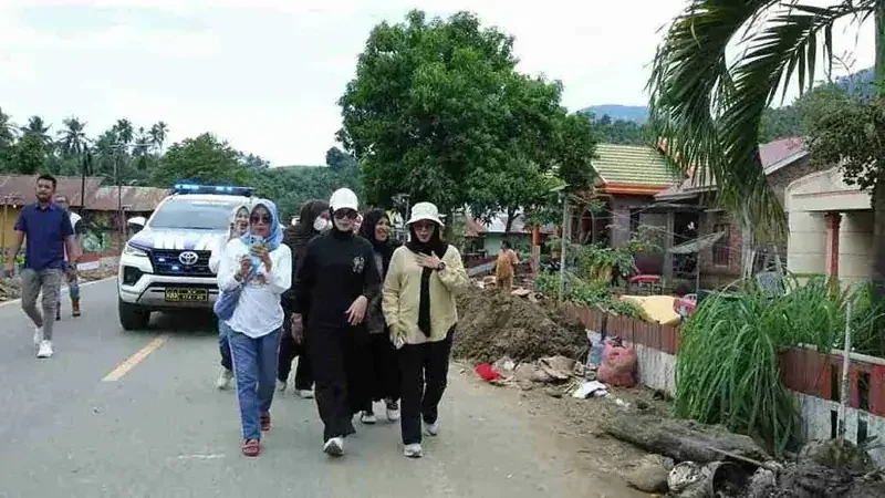 Bupati Oskar Manoppo. bantuan banjir bolmong
