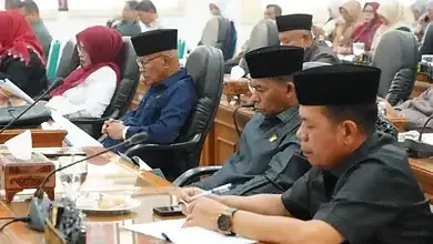 Bupati Tanah Datar Eka Putra Sampaikan Pertanggungjawaban APBD 2025 di Paripurna DPRD
