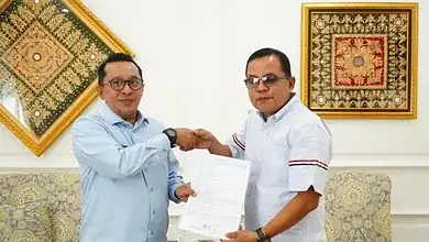 Anton Yondra Atas Nama Keluarga Besar Doni Oskaria,Hibahkan Lahan Seluas 19 Hektare Kepada Pemda Tanah Datar