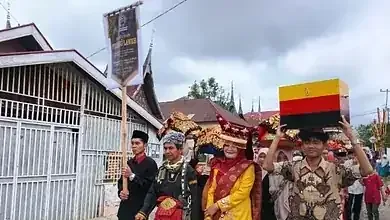Mantan Anggota DPRD Tanah Datar Muhamad Syukur Terima Amanah Gelar Adat Dt.Godang Rajo