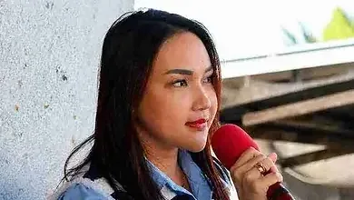 angel regina wenas. Ketua DPC Srikandi Jaga Desa Boltim