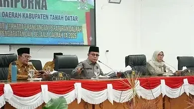 Bupati Eka Putra Paparkan Kenaikan Pendapatan Daerah di Paripurna DPRD