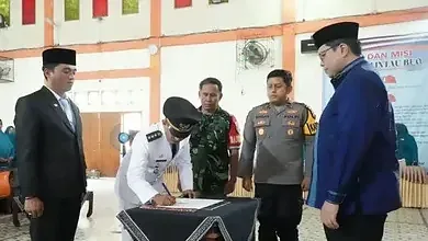 Wabup Ahmad Fadly Hadiri Sertijab Camat Lintau Buo Utara dan Lintau Buo