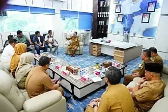 Dikunjungi Wartawan,Bupati Eka Putra Paparkan Strategi Tanah Datar Kendalikan Inflasi