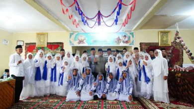 Foto pendukung berita Ada yang berbeda,Khatam Al-Qur’an di Lintau Buo Utara Diikuti Anak-anak dan Lansia