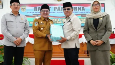 Foto pendukung berita Bupati Eka Putra Sampaikan Nota APBD 2027, Fokus Pemulihan Kesejahteraan Masyarakat