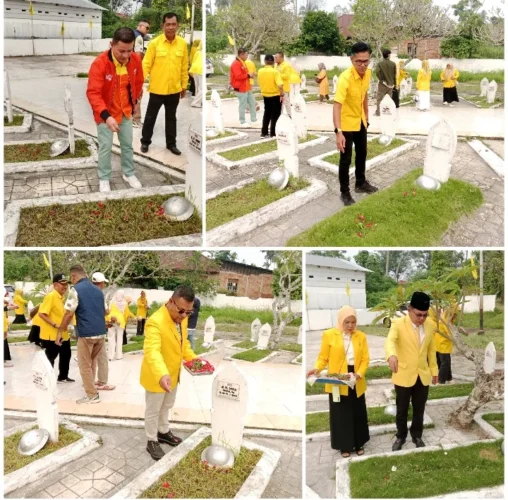 Foto pendukung berita HUT ke-62 Golkar Tanah Datar: Ziarah ke Makam Pahlawan dan Tekad Berkarya Nyata untuk Rakyat